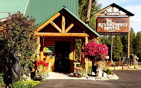 Riverfront Motel & Cabins